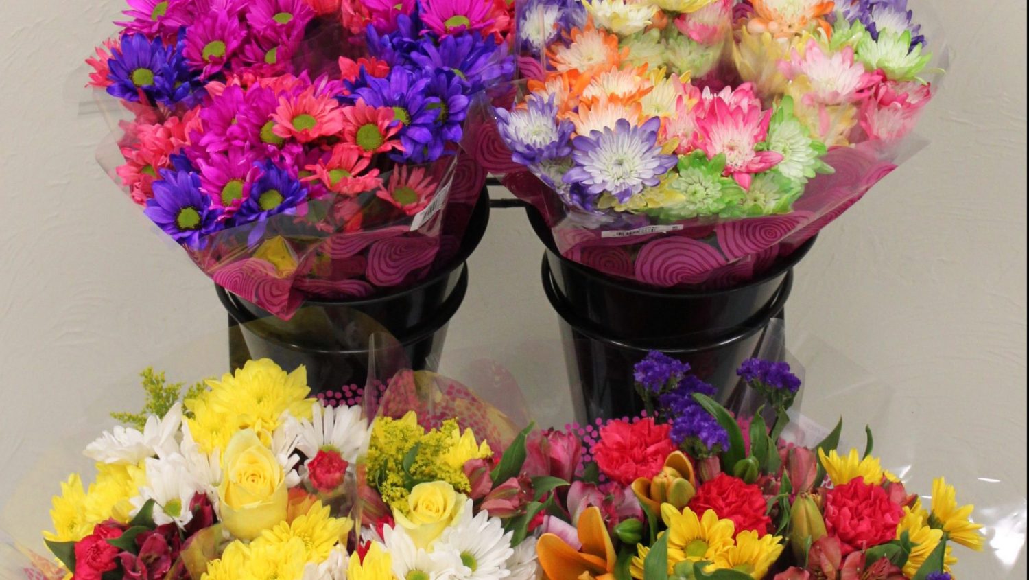 Military Families Find Love-ly Flowers, Gifts at the Exchange in Time for Valentine’s Day