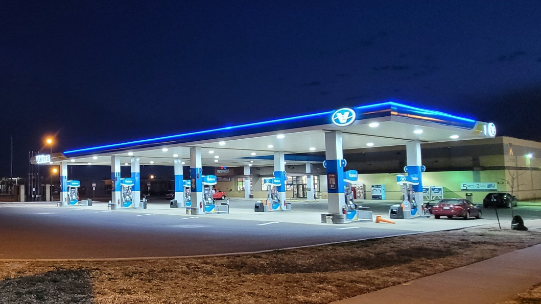 Photo of the upgraded Express I, showing the newly Valero-branded canopy and pumps