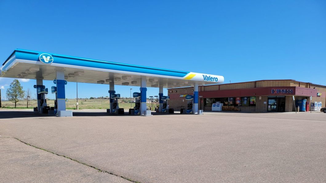 B-Street Express Now Offering TOP TIER™-Certified Valero Fuel to Fort Carson Community
